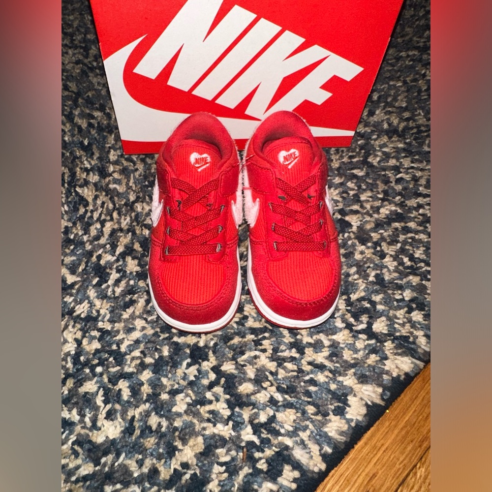 Nike Dunk Low Valentine’s Day 7C - Picture 3 of 8